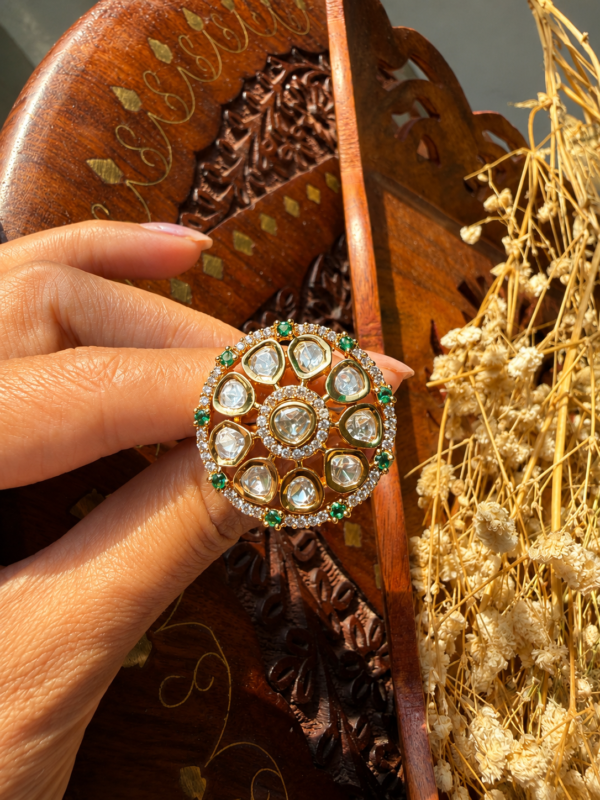 Noor Kundan Cluster Ring